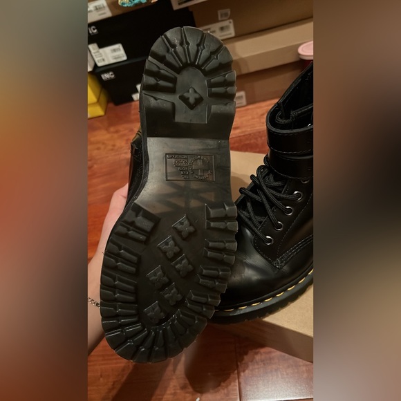 Dr. Martens 1460 Alt black boots in a size 8. - Picture 4 of 5